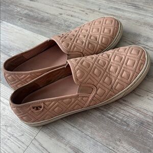 TORY BURCH Jesse Taupe Quilted Leather Slip On Sneakers Size 8,5